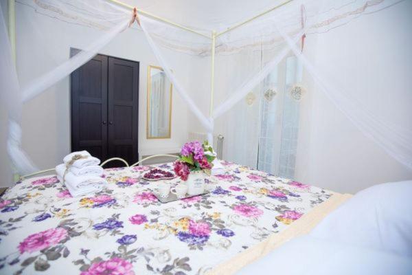 דירות סירקוזה Elizabeth House מראה חיצוני תמונה