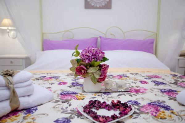דירות סירקוזה Elizabeth House מראה חיצוני תמונה