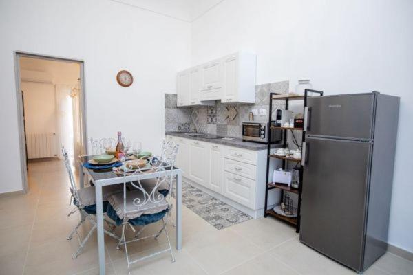 דירות סירקוזה Elizabeth House מראה חיצוני תמונה